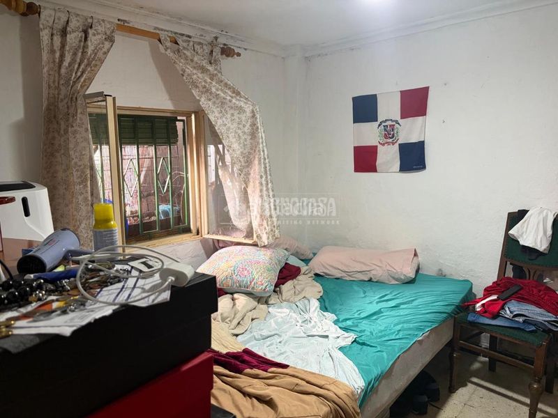 Foto 134359b8-f8ed-4f32-b566-3b22c9b7a0a5. Casa aparellada a Amate Sevilla