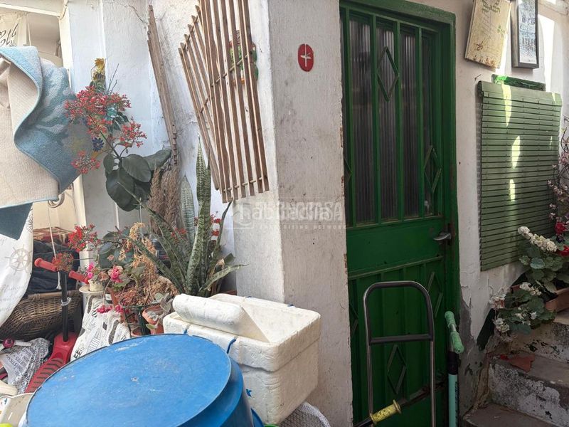 Foto 31dfa3d4-b104-46d3-98ed-5a929d938aa2. Casa aparellada a Amate Sevilla