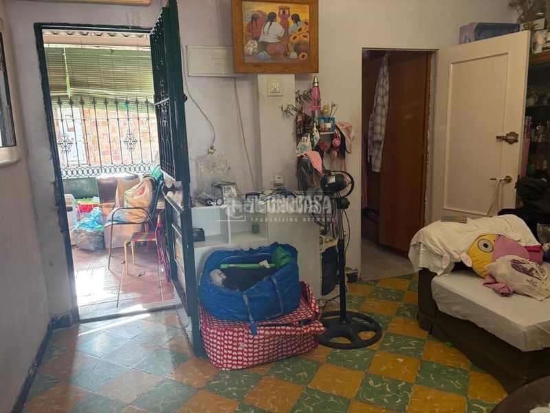 Foto ff4c4d00-ca24-43e3-8293-4a85e25ea8aa. Casa aparellada a Amate Sevilla