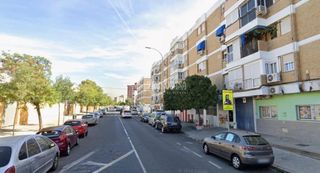 Geschäftsraum in El Cerro. Local comercial en venta en sevilla