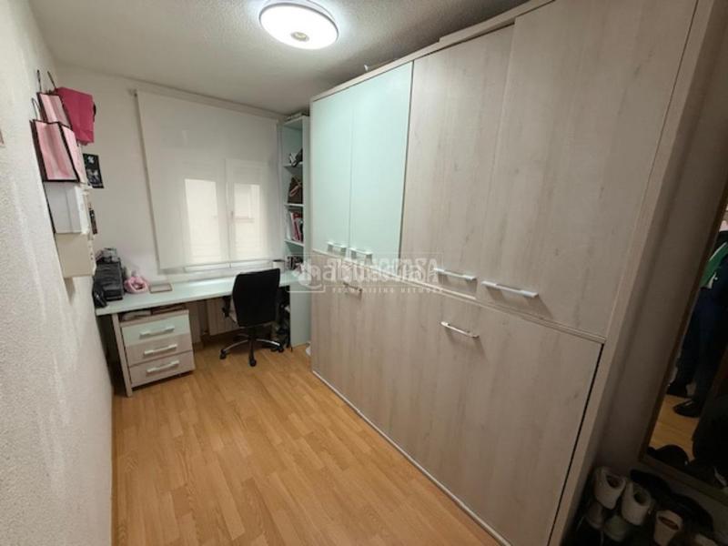 Foto 18b98a5f-2dca-4810-ba0b-e6235c0b026d. Piso  en venta en Zarzaquemada Leganés
