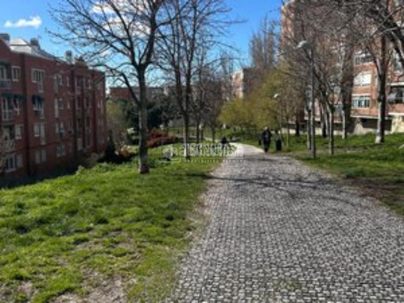 Foto 1d444a93-7c23-46e9-aaf1-27dd964a5a2d. Appartamento con riscaldamento in Canillas Madrid