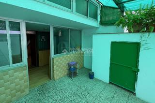 Casa aparellada a Entrevías. Casa en venta en madrid