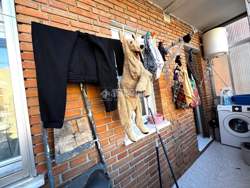 Foto 03aed7eb-26ae-4a4c-8427-af2a7ab68cbe. Pis a Entrevías Madrid