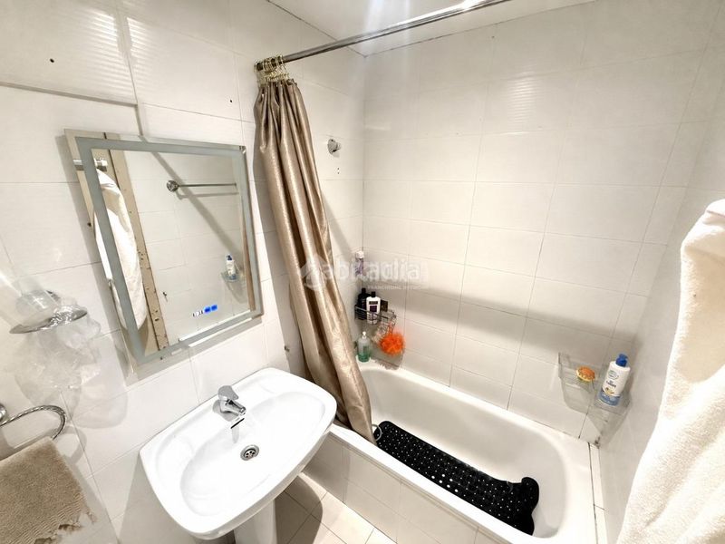 Foto 5775805f-c5a1-4a66-8455-9b1d87a3a6e1. Casa aparellada amb calefacció a Entrevías Madrid