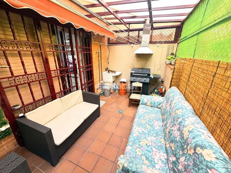 Foto 5ab359e1-ba08-4d7a-90b3-a01e24e46e36. Casa aparellada amb calefacció a Entrevías Madrid
