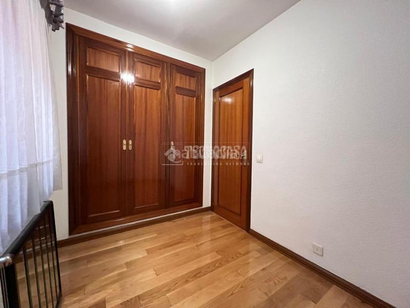 Foto f331091f-8589-4f88-b0bd-34f86ddce5e8. Pis amb aparcament a Vadillos Valladolid