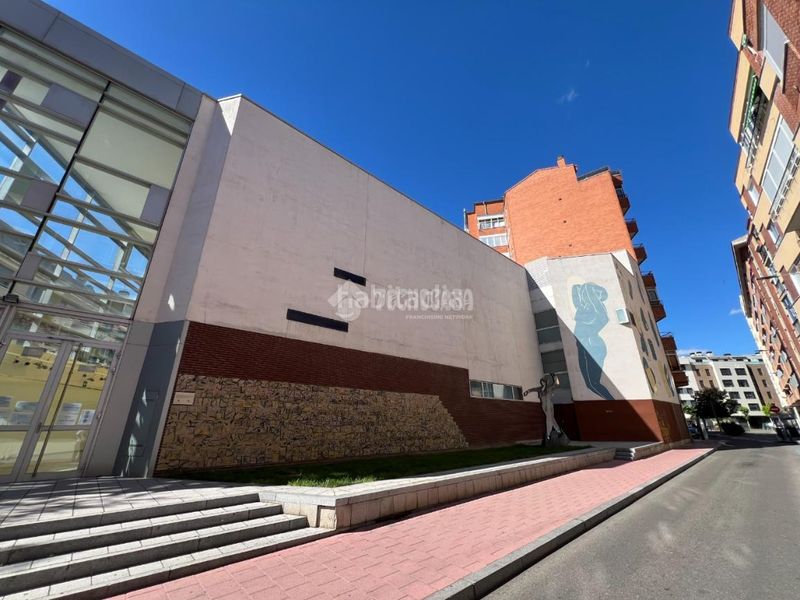 Foto 909d5466-acda-45ed-8cda-5efbe5063d99. Aparcament cotxe a Vadillos Valladolid