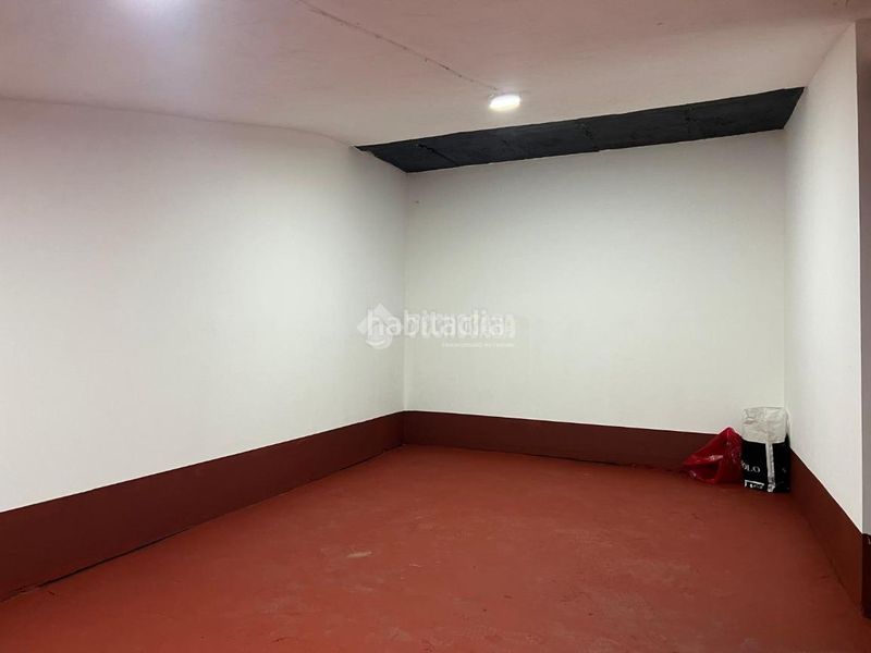 Foto 91c32c93-213f-4078-9fa8-c0787bb09f21. Aparcament cotxe a Vadillos Valladolid