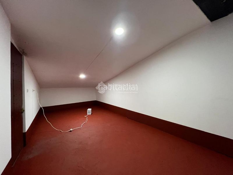Foto a489cfb7-71ea-4ae7-9454-71becfbd184d. Aparcament cotxe a Vadillos Valladolid