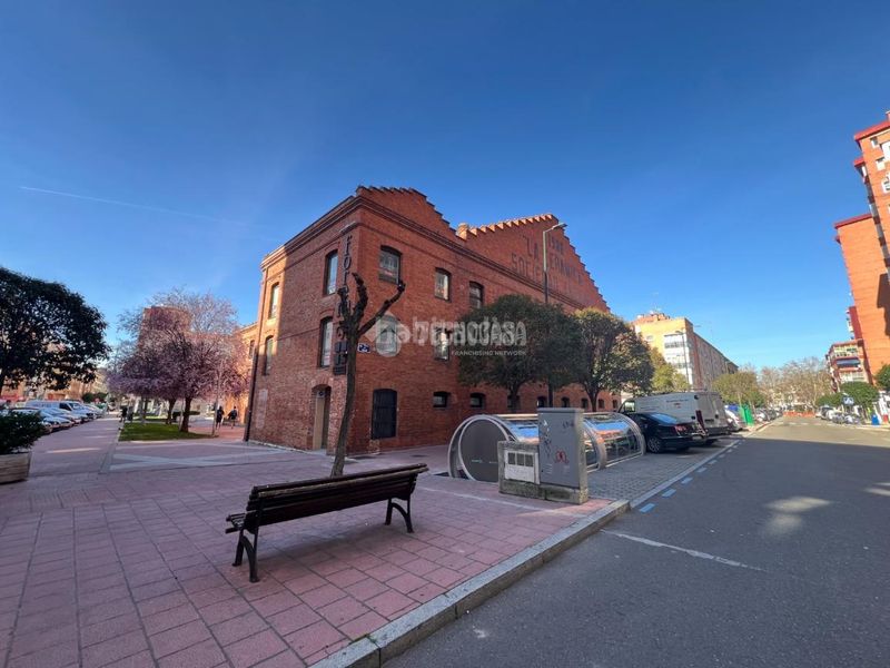 Foto e124ff94-b358-442a-99ad-706dd87a9ab0. Aparcament cotxe a Vadillos Valladolid
