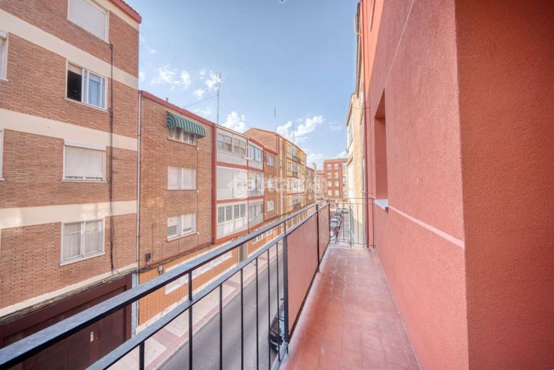 Foto c0383ebb-346b-448c-b1d2-5776b9f9644e. Pis a Batallas Valladolid