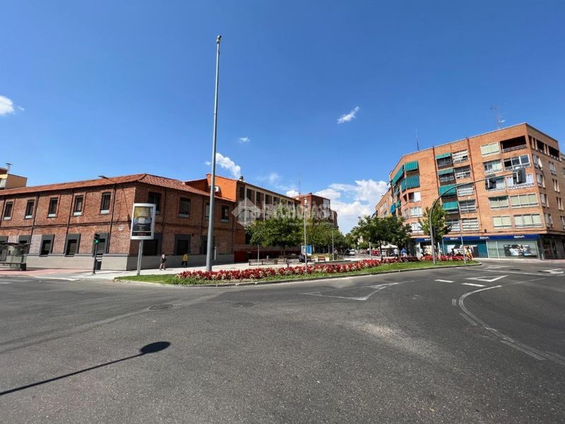 Foto 1f26653c-bbcf-4b67-8cef-6a74db106829. Parking coche boxplaza de garaje en venta en Circular Valladolid
