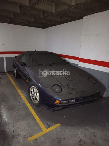 Foto 24e75b84-8cc2-4ce1-bcad-3de6b8d7c8c6. Parking coche boxplaza de garaje en venta en Circular Valladolid
