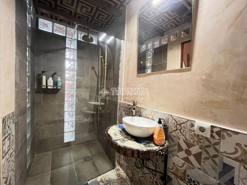 Foto d976b14c-5d97-485a-9642-b43c608e4602. Casa aparellada a Centro Jerez de la Frontera
