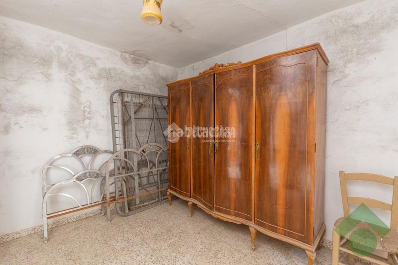 Foto 0db53edf-a308-4962-8620-8d77622e4d2f. Casa aparellada amb aparcament a Colomera
