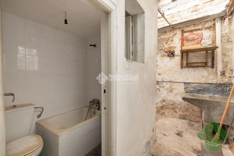 Foto 96907a67-f206-406d-839b-4723ce5f63a0. Casa aparellada amb aparcament a Colomera