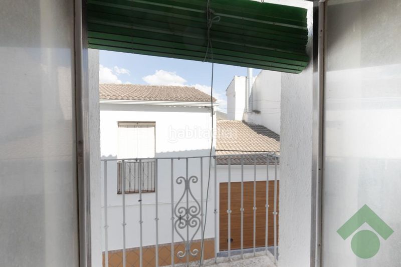Foto ee636bc1-bf01-4012-98c2-0f00cab269ed. Casa aparellada amb aparcament a Colomera