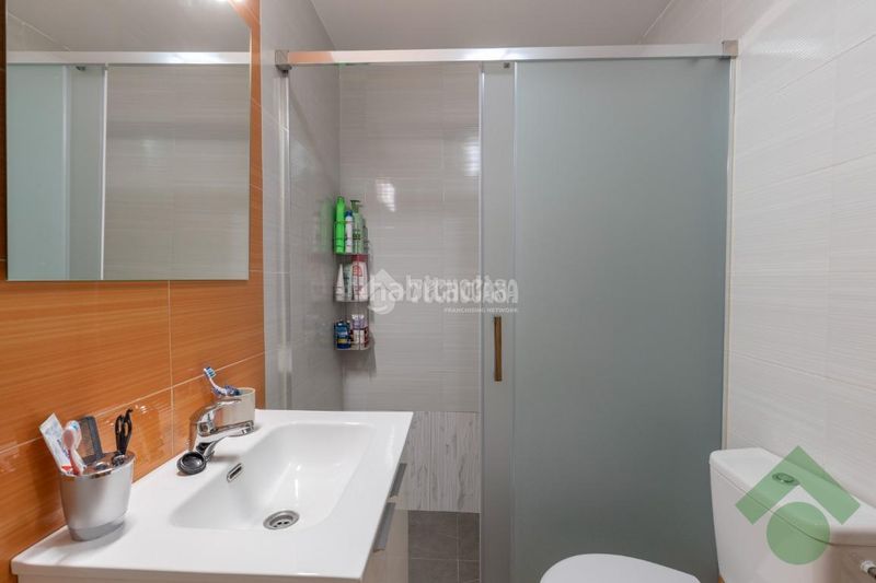 Foto e63f1f64-ccd4-4a51-b6f6-8e43054df250. Pis a Calicasas
