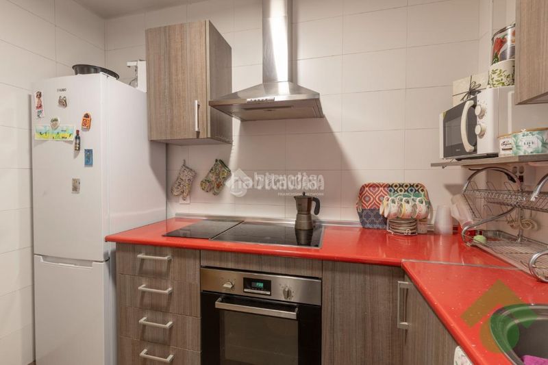 Foto aeff5f3b-4aec-4498-896a-e700ba5437c8. Piso  en venta en Albolote