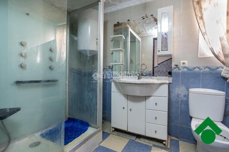 Foto db558af6-fb58-4274-927a-28ba885629fc. Casa aparellada a Colomera