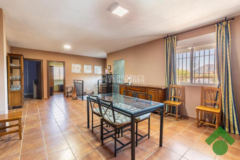 Foto a46326e8-7124-477b-b41b-b557998c32ce. Casa  en venta en Atarfe