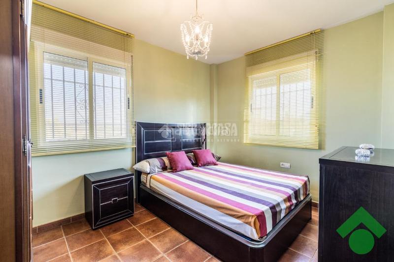 Foto b9d9b92c-dd30-4b30-914c-f4fbedbc3994. Casa  en venta en Atarfe