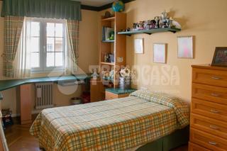 Casa aparellada  N/a. Casa en venta en algete