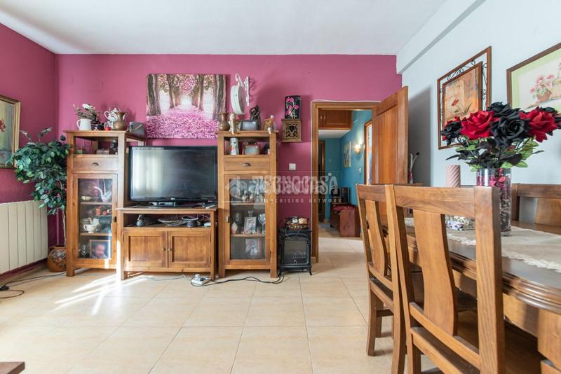 Foto 96cd56f8-53ab-4bf6-9f62-c4fb00cd759f. Casa in Cobeña