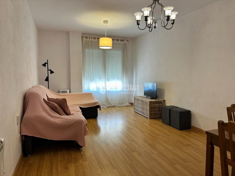 Foto 03ef010b-7095-45f8-b0fa-6dfafebefea2. Duplex with heating in Algete centro Algete