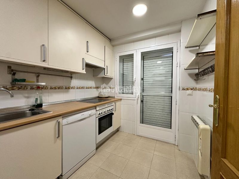 Foto 4b42dfb2-f894-4fd0-8c6b-d0ad6716a704. Duplex with heating in Algete centro Algete