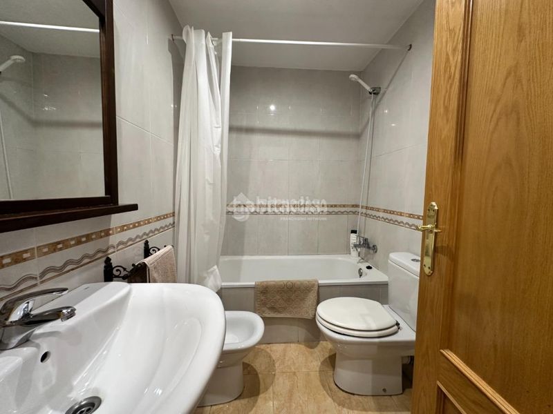 Foto cbfd7eec-c7a0-4b46-a7fe-f35f49fed95c. Duplex with heating in Algete centro Algete