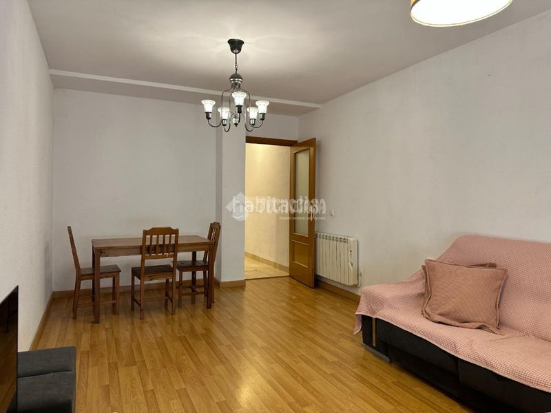 Foto f08eb6ba-389f-4c04-9c48-c7f21cbcbeee. Duplex with heating in Algete centro Algete