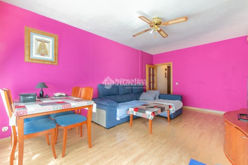 Foto d5d0ac1f-cd6d-4777-b926-cc44302bc4d8. Pis a Algete centro Algete