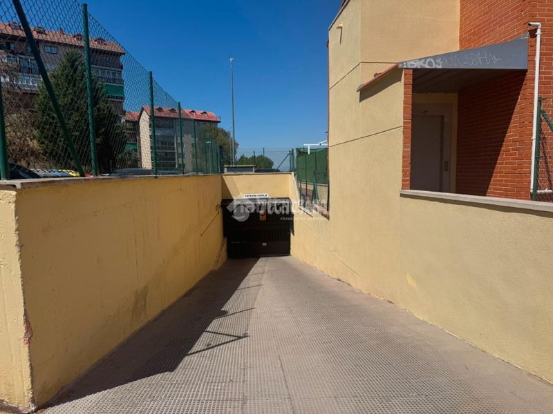 Foto 0842b142-cf8a-44aa-84e8-c7face7e99a5. Posto auto in Algete centro Algete