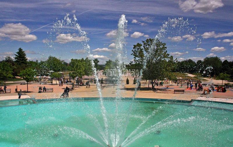 Foto c9606aab-b720-42a9-a553-973b9b12160a. Maison jumelée dans Ciudad 70 Coslada