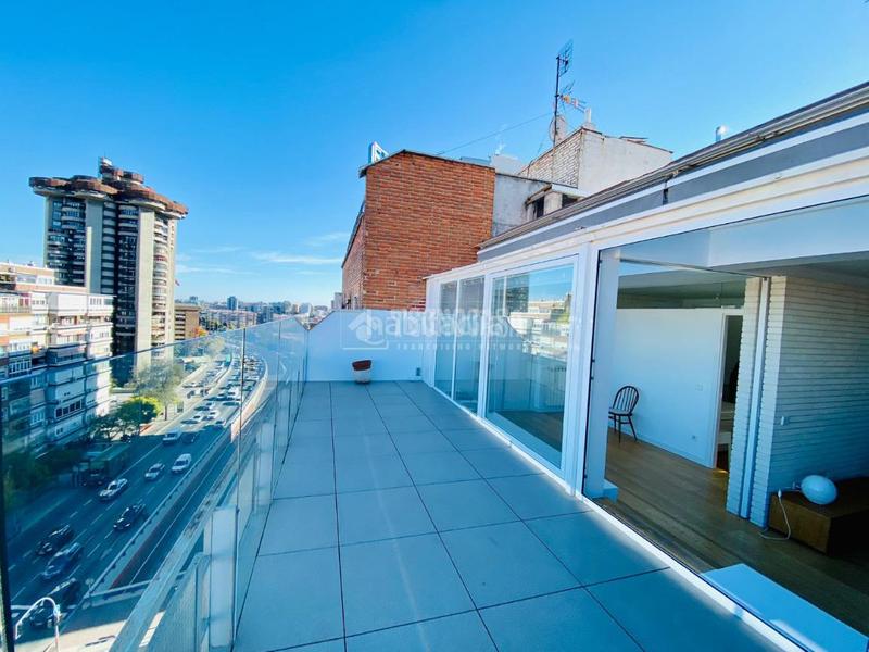 Foto 6194fc1c-7e14-4c0d-83e4-c4de8175ff98. Rent penthouse with heating in Guindalera Madrid