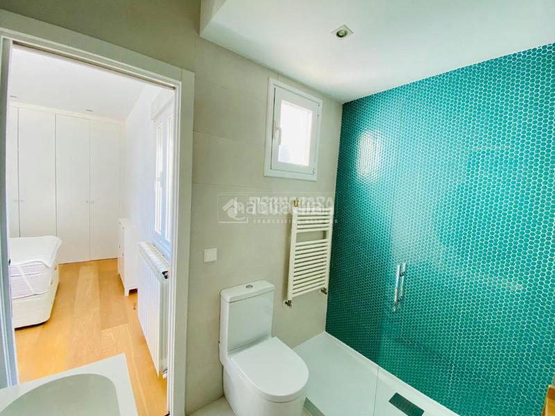 Foto 71636fb2-d152-4eb7-8686-a0e03a84bb01. Rent penthouse with heating in Guindalera Madrid