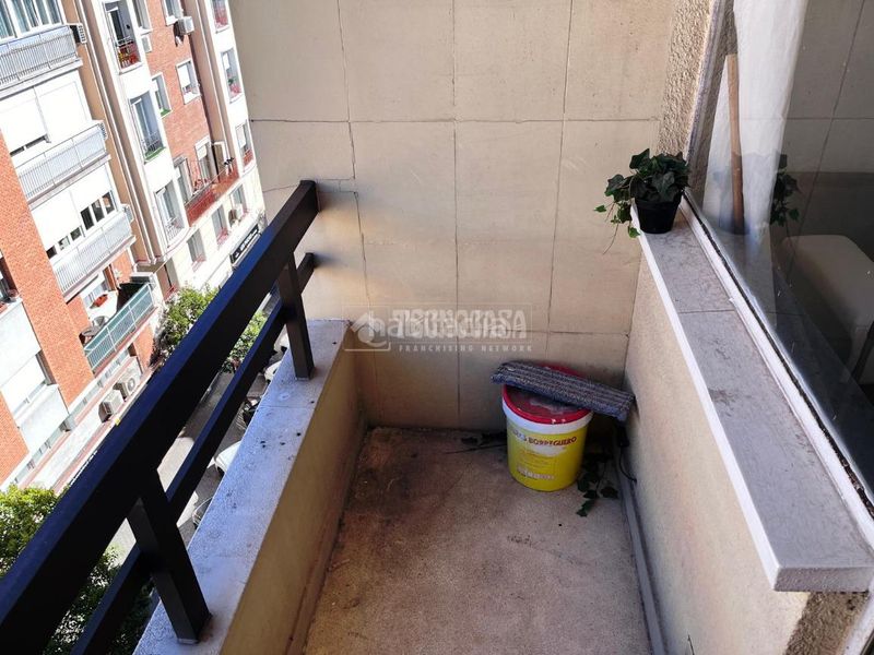 Foto 5396110f-008d-4ee5-aca2-aedbf32be646. Pis amb calefacció a Guindalera Madrid