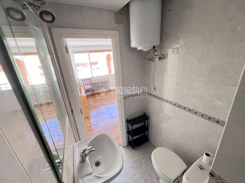 Foto 7b91b65c-c554-45d1-99fe-f6eacfa36916. Pis amb calefacció a Guindalera Madrid