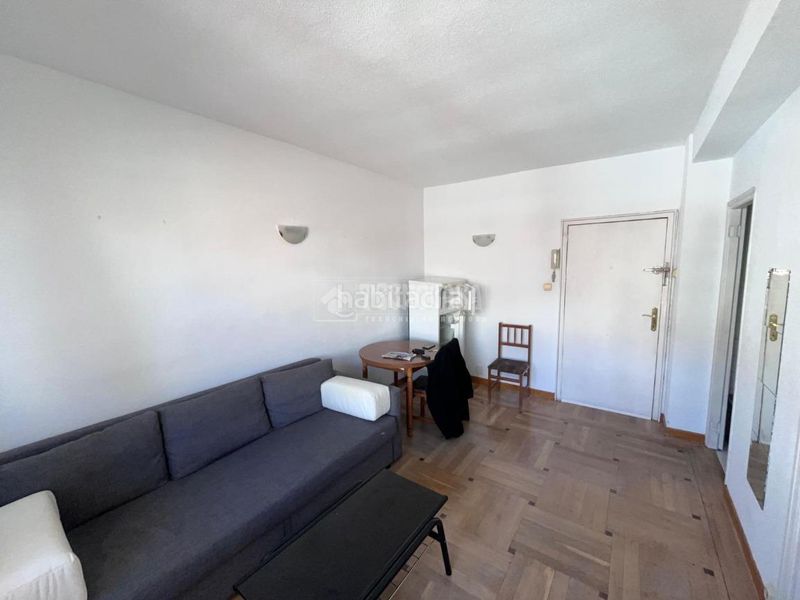 Foto c4494532-9fad-4a94-b9dd-c6772f64fa21. Pis amb calefacció a Guindalera Madrid