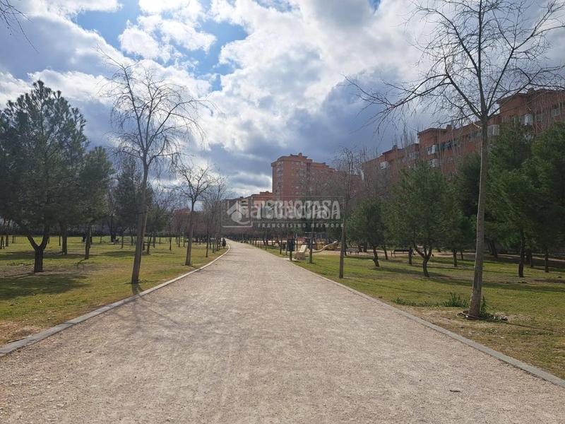 Foto 33f74fbc-0d40-42e8-a2ca-f70c92467cce. Piso  en venta en Butarque Madrid