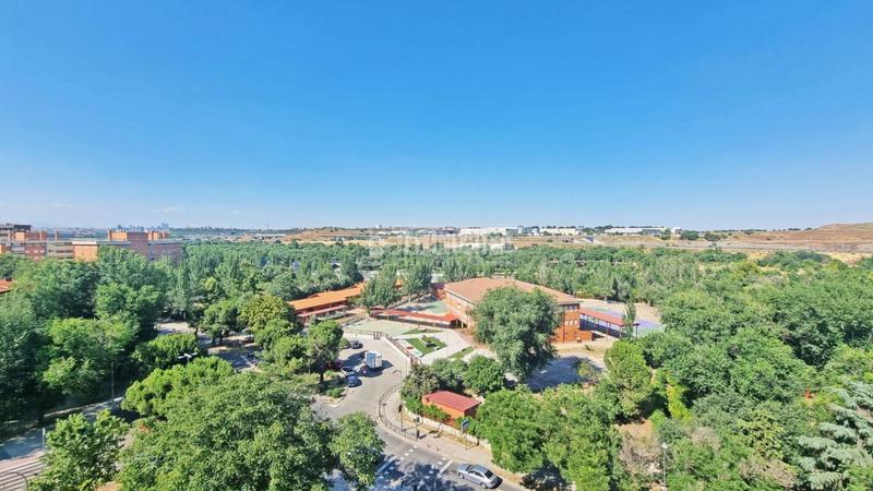 Foto 7b783bfb-ec85-4c7a-8d9d-508a700605f2. Piso  en venta en Butarque Madrid