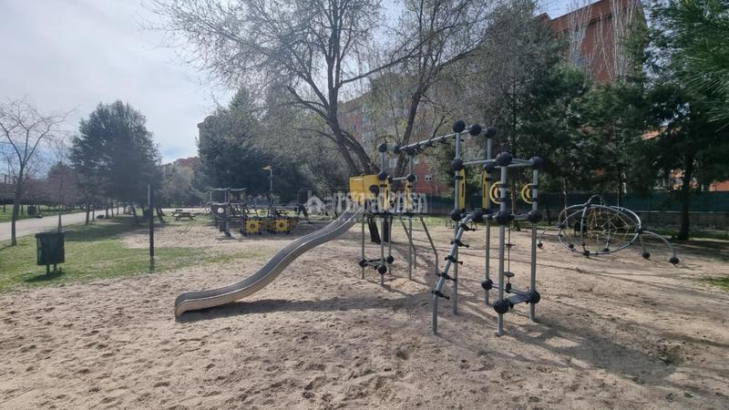 Foto add4b6e1-b17a-4e9d-a72d-56780ba814df. Piso  en venta en Butarque Madrid