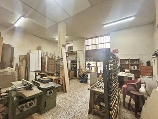 Local Comercial a Los Rosales. Local comercial en venta en madrid