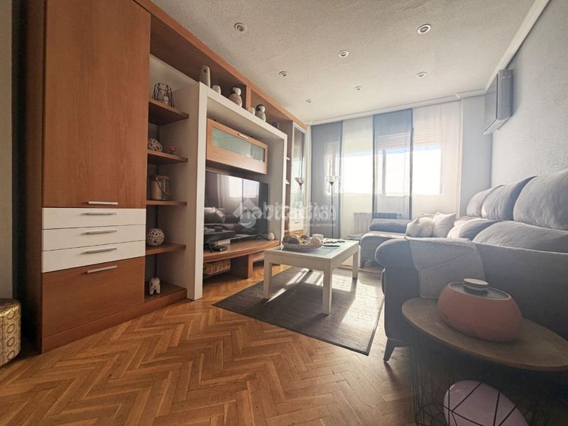 Foto 6a3b8e6c-2240-4f32-a567-398321bf5219. Piso  en venta en Butarque Madrid