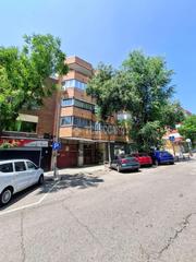 Aparcament cotxe a Pueblo Nuevo. Boxplaza de garaje en venta en madrid
