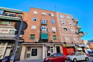 Local Comercial en Pueblo Nuevo. Local comercial en venta en madrid