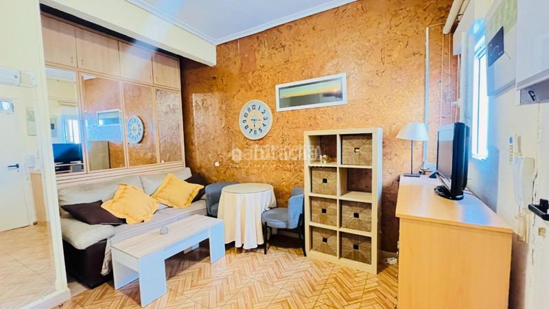 Foto 0807176d-7b38-4613-ad50-f412b3f8a7a6. Flat with heating in Valdeacederas Madrid