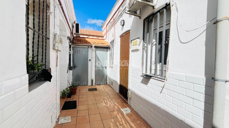 Foto 5c99390c-36d8-44f2-bdeb-d02305e3ec2c. Flat with heating in Valdeacederas Madrid